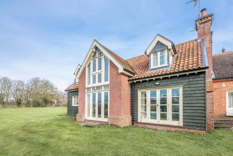 3 Old School Cottages, Wissett House in Suffolk Coastal District