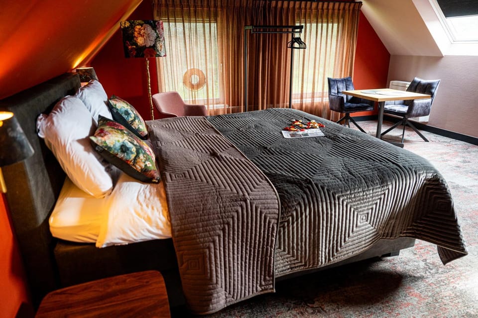 Bed, Bedroom