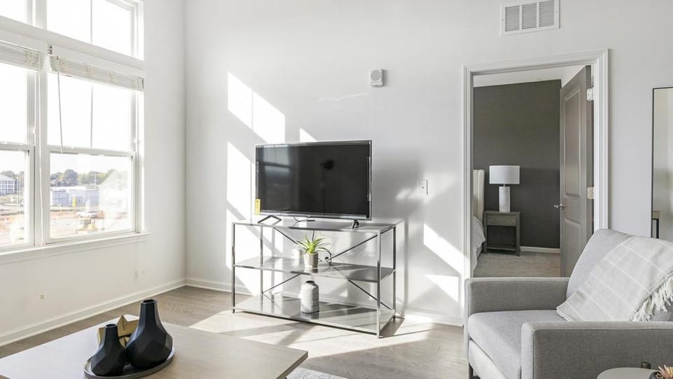 Landing Modern Apartment with Amazing Amenities (ID1210X099) Apartment in Madison