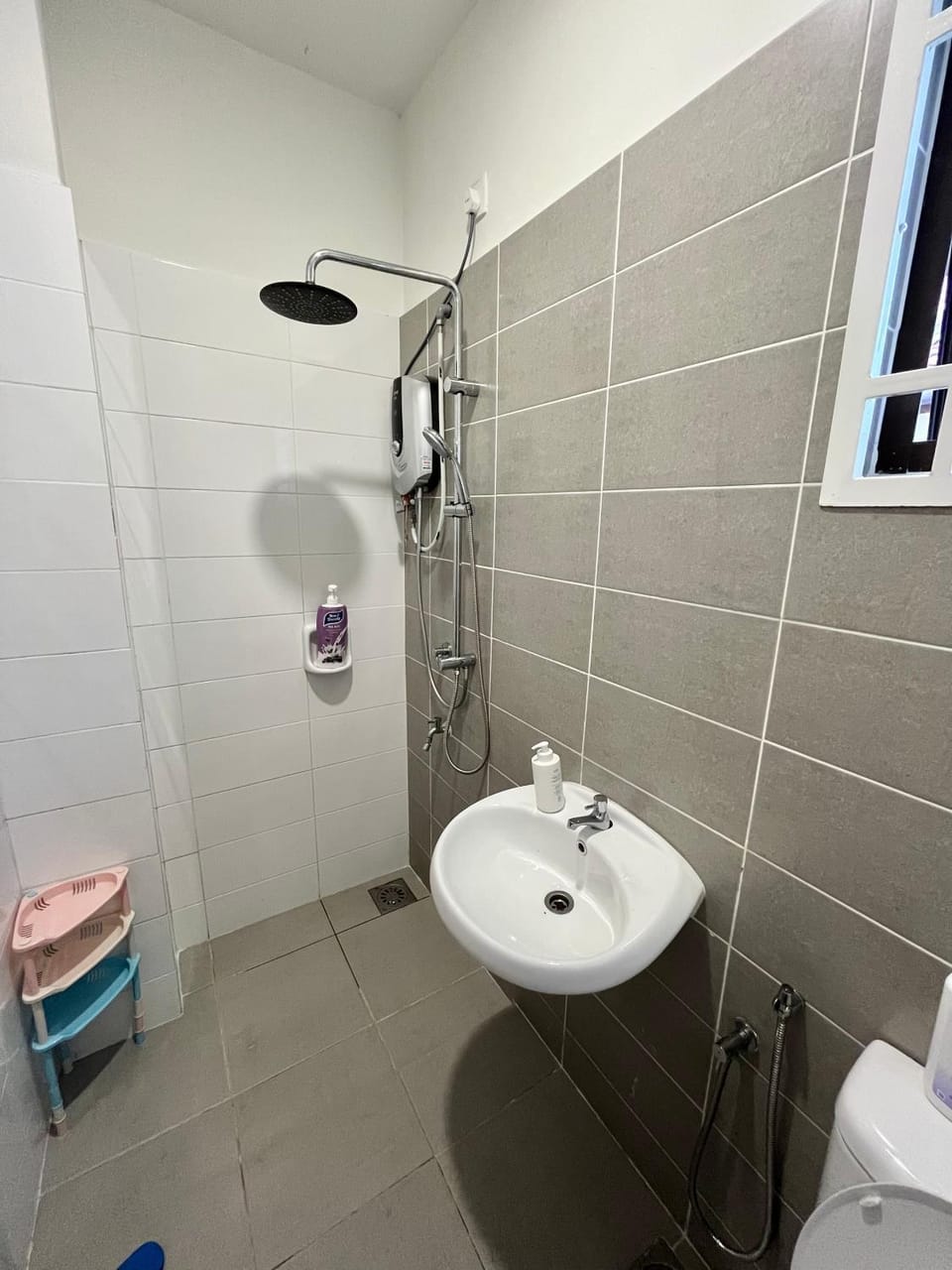Shower, Toilet, Bathroom