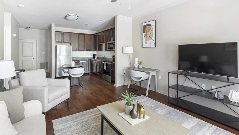 Landing Modern Apartment with Amazing Amenities (ID1372X423) Apartment in Huntsville