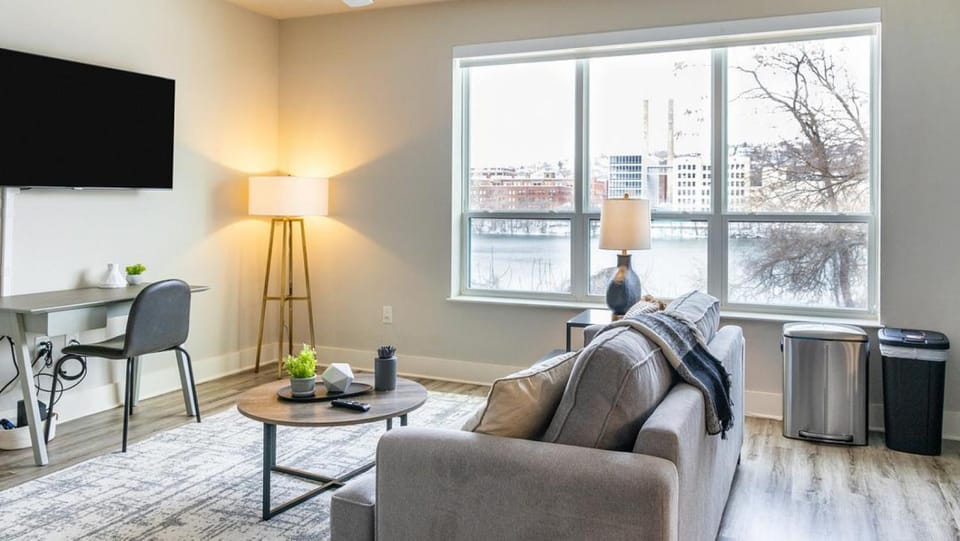 Landing Modern Apartment with Amazing Amenities (ID2438X84) Apartment in Pittsburgh
