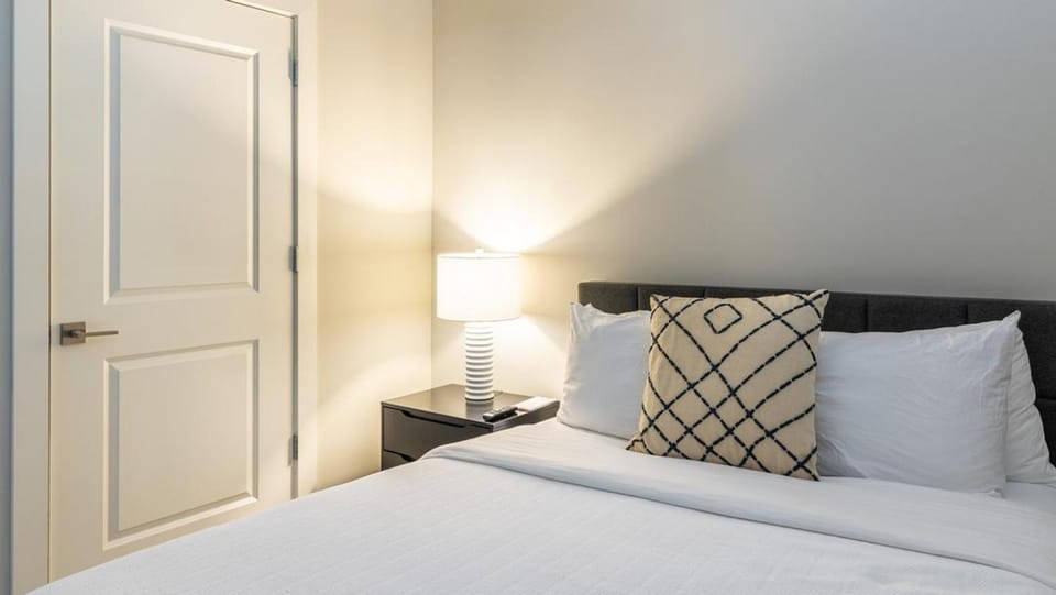 Landing Modern Apartment with Amazing Amenities (ID2438X84) Apartment in Pittsburgh
