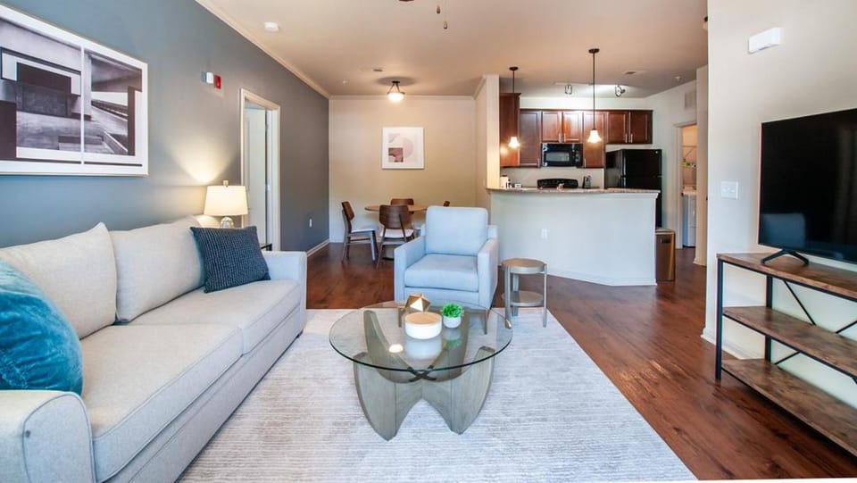 Landing Modern Apartment with Amazing Amenities (ID4235X11) Apartment in Huntsville