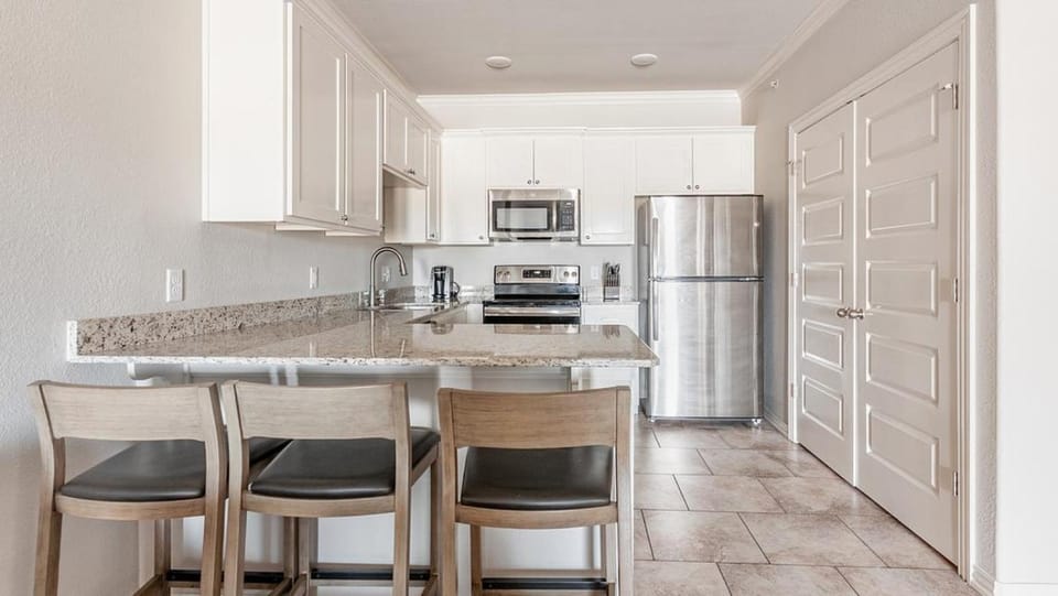 Landing Modern Apartment with Amazing Amenities (ID7008X25) Apartment in Rogers