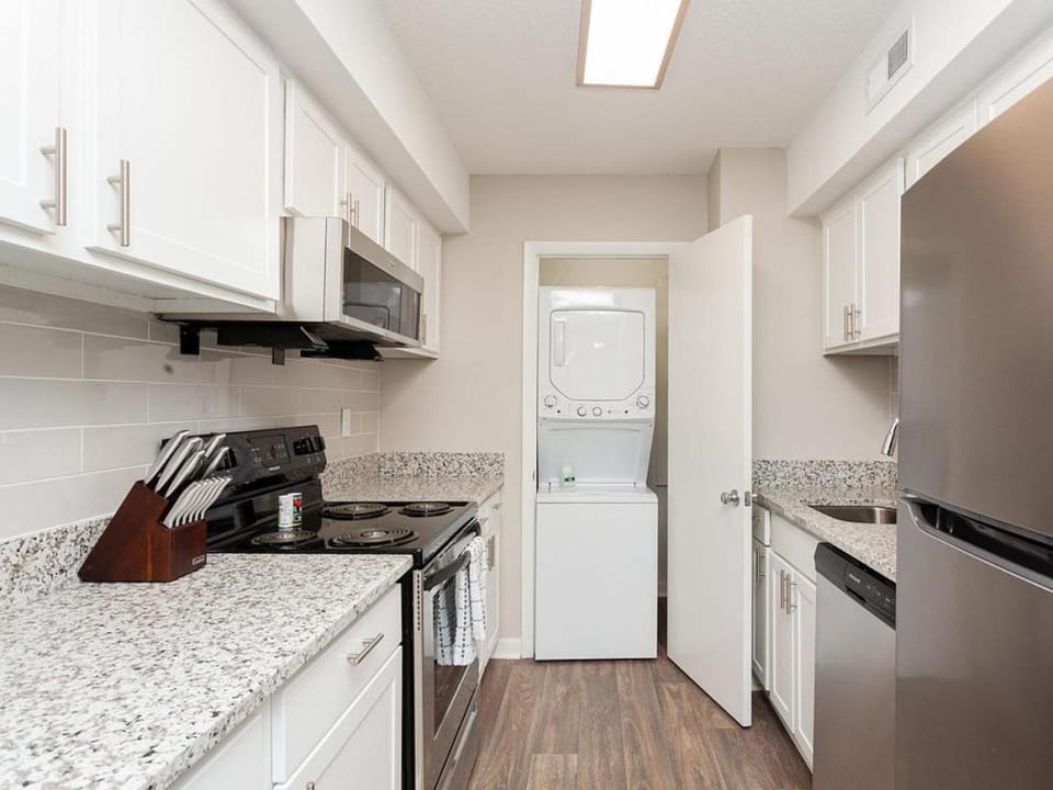 Landing Modern Apartment with Amazing Amenities (ID2754X85) Apartment in Madison