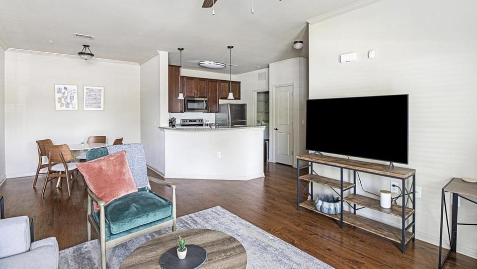 Landing Modern Apartment with Amazing Amenities (ID4361X09) Apartment in Huntsville