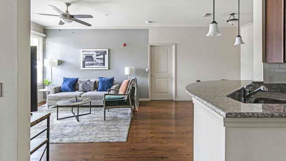 Landing Modern Apartment with Amazing Amenities (ID4361X09) Apartment in Huntsville