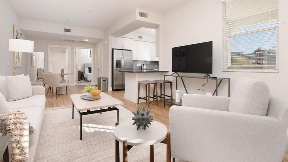 Landing Modern Apartment with Amazing Amenities (ID8634X17) Apartment in Moreno Valley