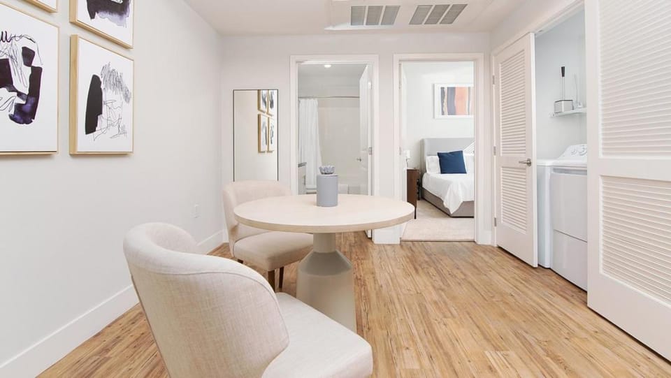 Landing Modern Apartment with Amazing Amenities (ID8634X17) Apartment in Moreno Valley