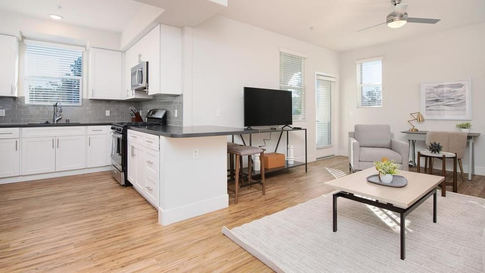Landing Modern Apartment with Amazing Amenities (ID8634X17) Apartment in Moreno Valley