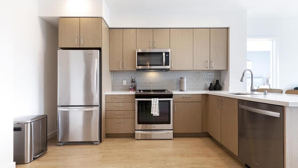 Landing Modern Apartment with Amazing Amenities (ID7724X75) Apartment in Daly City