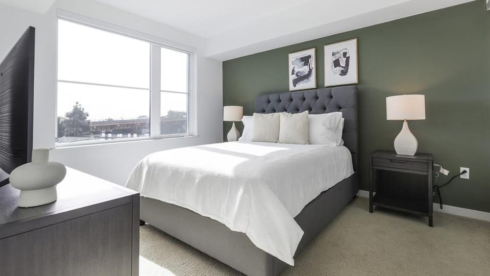 Landing Modern Apartment with Amazing Amenities (ID7724X75) Apartment in Daly City