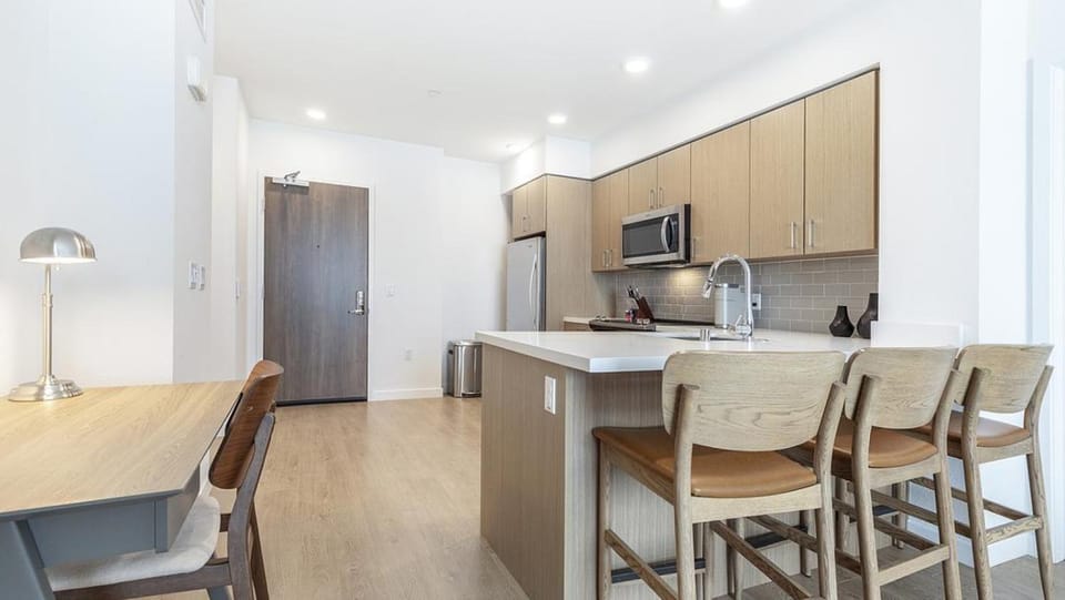 Landing Modern Apartment with Amazing Amenities (ID7724X75) Apartment in Daly City