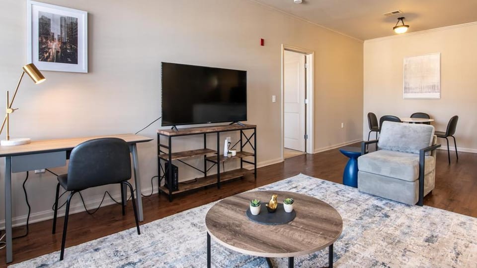 Landing Modern Apartment with Amazing Amenities (ID3883X08) Apartment in Huntsville