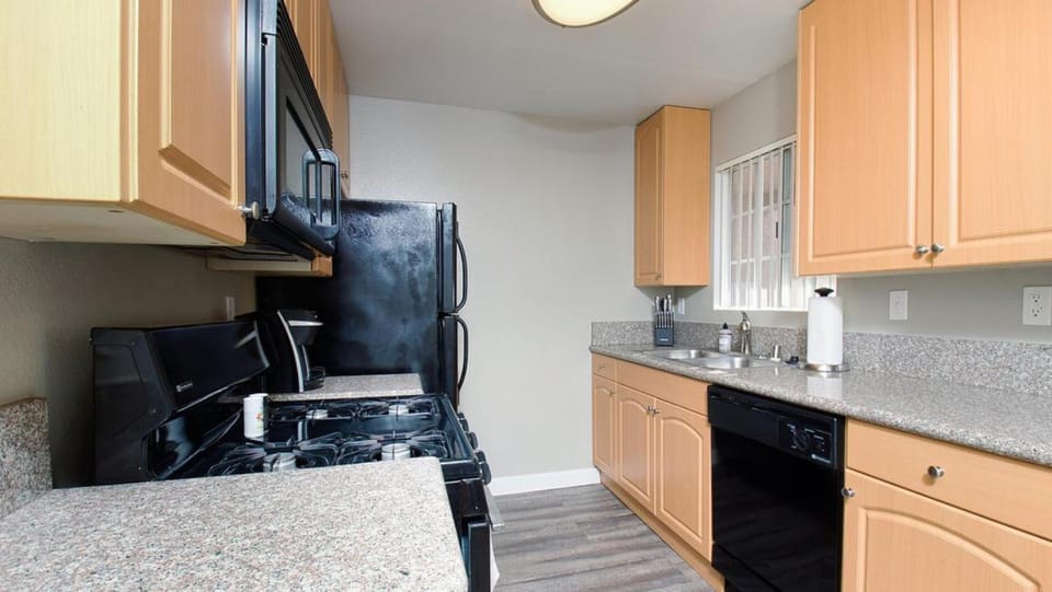 Landing Modern Apartment with Amazing Amenities (ID8118X32) Apartment in Temecula
