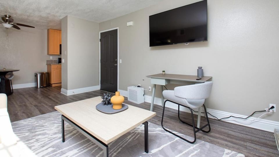 Landing Modern Apartment with Amazing Amenities (ID8118X32) Apartment in Temecula