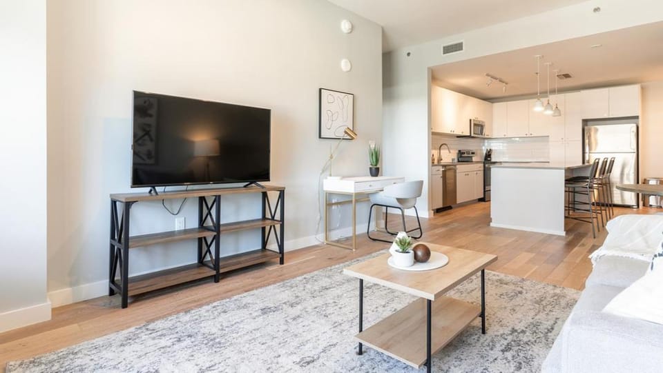 Landing Modern Apartment with Amazing Amenities (ID7320) Apartment in Warehouse District