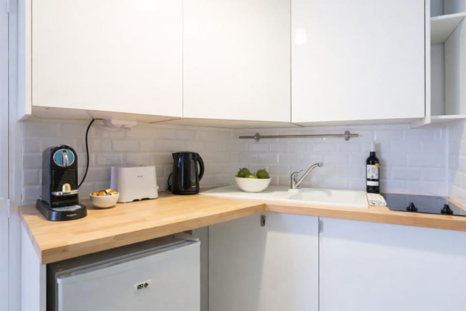 Parisian Charm Studio - Ideal Stay for 3 Guests Apartment in Paris