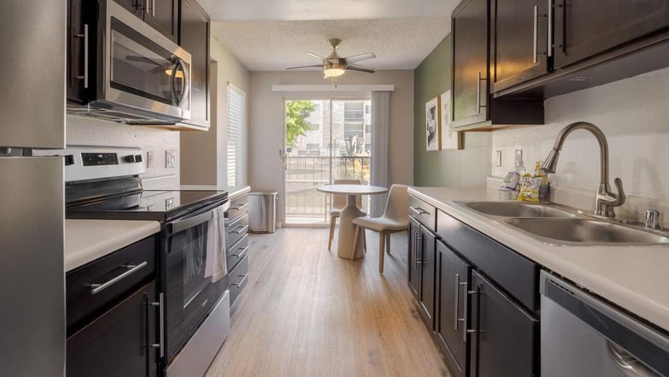 Landing Modern Apartment with Amazing Amenities (ID9687X63) Apartment in Palm Springs