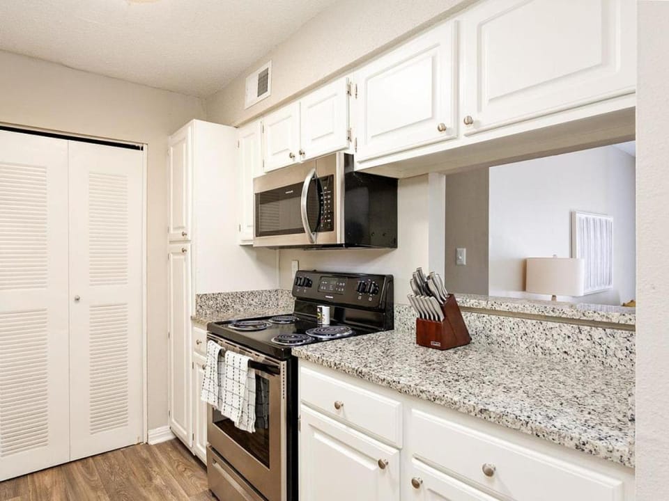 Landing Modern Apartment with Amazing Amenities (ID2988X60) Apartment in Madison