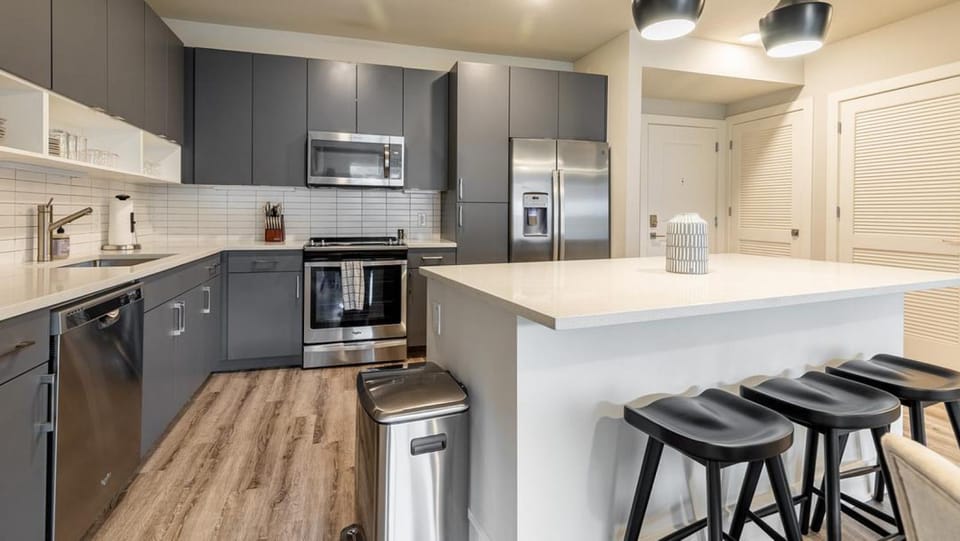 Landing Modern Apartment with Amazing Amenities (ID8697X88) Apartment in Pittsburgh