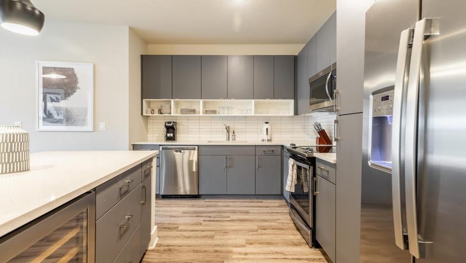 Landing Modern Apartment with Amazing Amenities (ID8697X88) Apartment in Pittsburgh