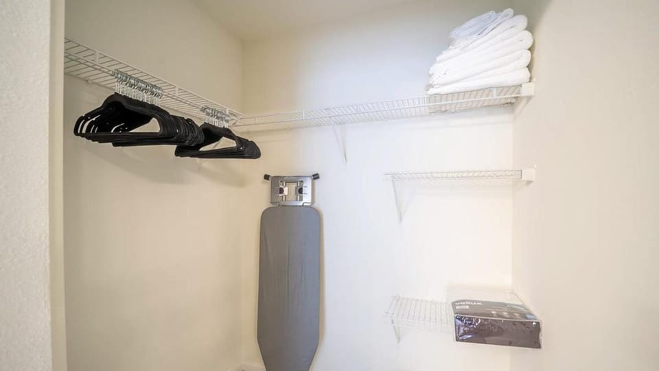 Landing Modern Apartment with Amazing Amenities (ID7751X04) Apartment in Greenville