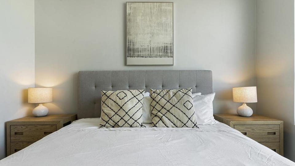Landing Modern Apartment with Amazing Amenities (ID5042X45) Apartment in Warehouse District