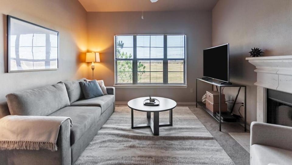 Landing Modern Apartment with Amazing Amenities (ID8347X53) Apartment in Bentonville