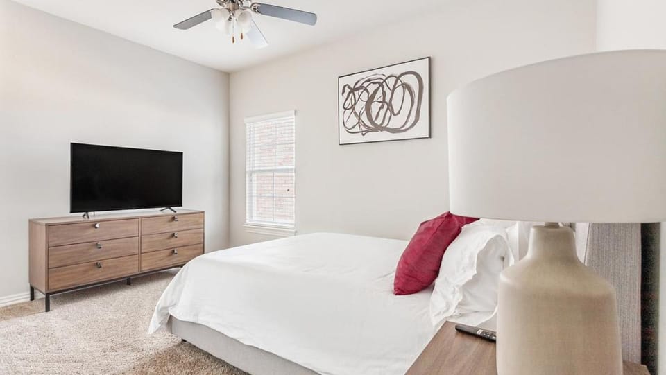 Landing Modern Apartment with Amazing Amenities (ID8418X24) Apartment in Rogers