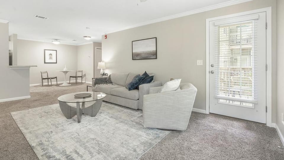 Landing Modern Apartment with Amazing Amenities (ID3739X5) Apartment in Mobile