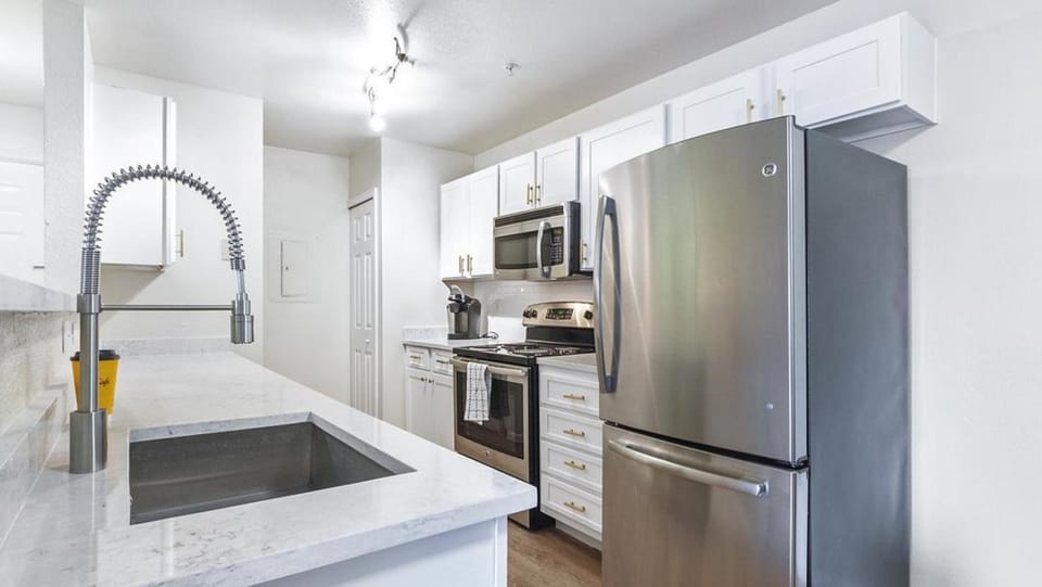 Landing Modern Apartment with Amazing Amenities (ID9129X87) Apartment in Colorado Springs