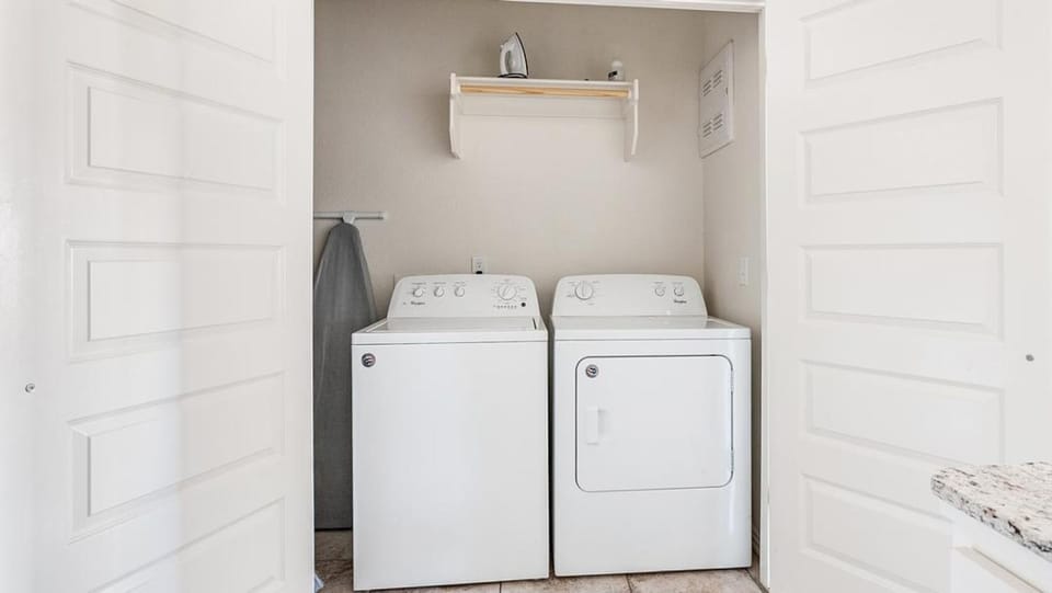 Landing Modern Apartment with Amazing Amenities (ID9288X62) Apartment in Rogers