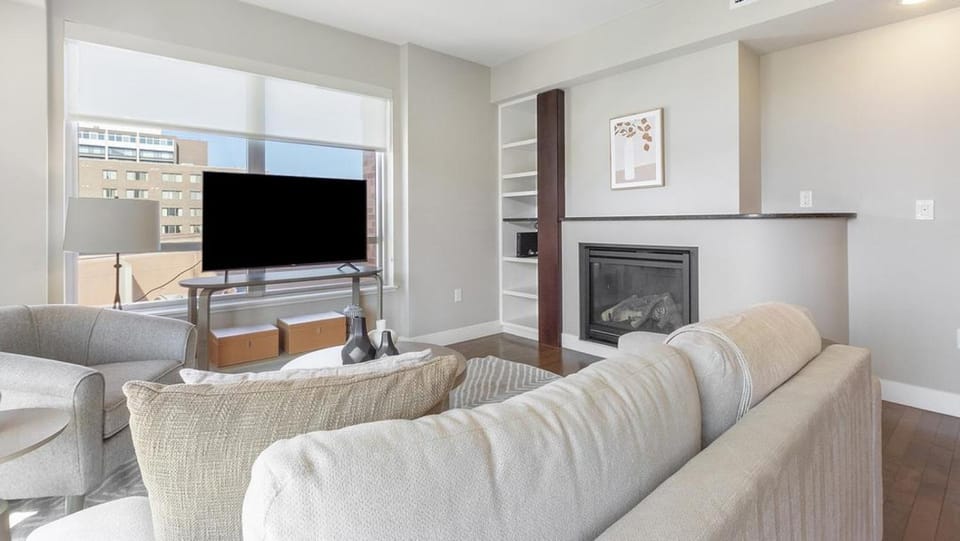 Landing Modern Apartment with Amazing Amenities (ID6240X71) Apartment in Cherry Creek