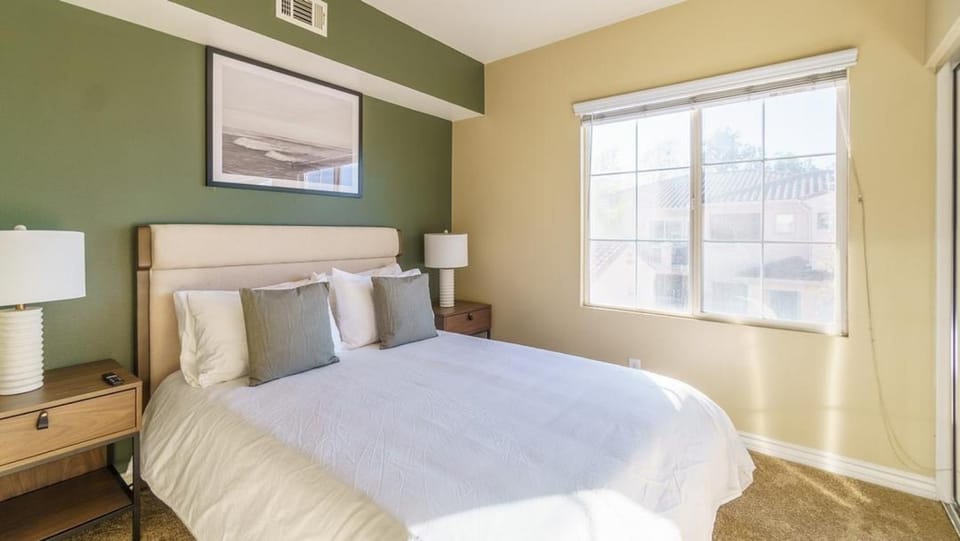 Landing Modern Apartment with Amazing Amenities (ID7986X55) Apartment in Rancho Cucamonga