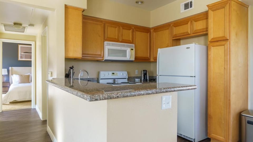 Landing Modern Apartment with Amazing Amenities (ID7986X55) Apartment in Rancho Cucamonga