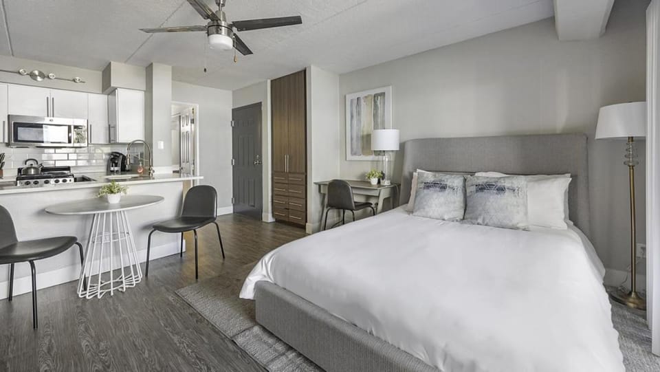 Landing Modern Apartment with Amazing Amenities (ID3931X23) Apartment in Paradise Valley