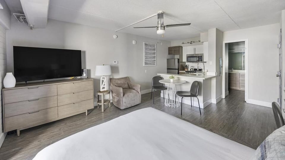 Landing Modern Apartment with Amazing Amenities (ID3931X23) Apartment in Paradise Valley