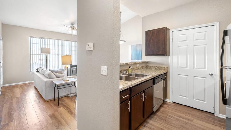 Landing Modern Apartment with Amazing Amenities (ID8005X72) Apartment in Chandler