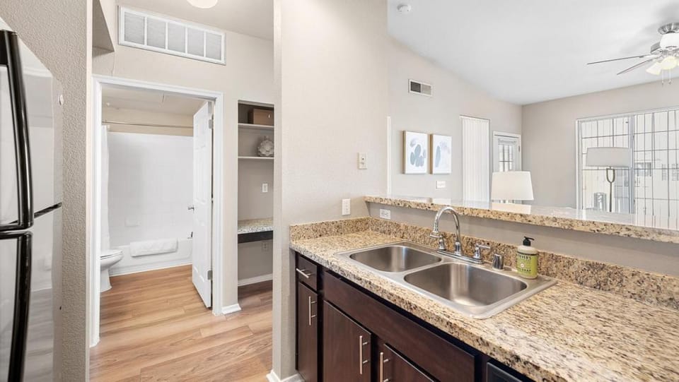Landing Modern Apartment with Amazing Amenities (ID8005X72) Apartment in Chandler