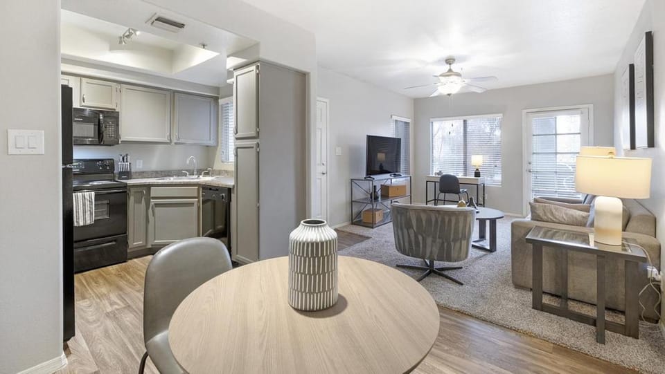 Landing Modern Apartment with Amazing Amenities (ID1402X113) Apartment in Gilbert