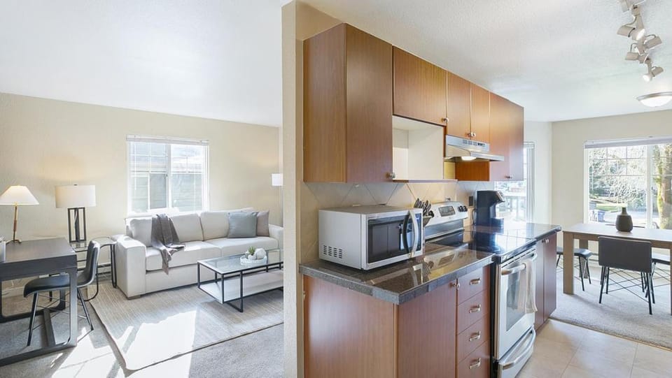 Landing Modern Apartment with Amazing Amenities (ID8880X28) Apartment in Federal Way