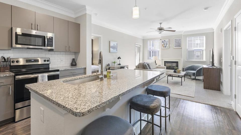 Landing Modern Apartment with Amazing Amenities (ID1000X405) Apartment in Cary