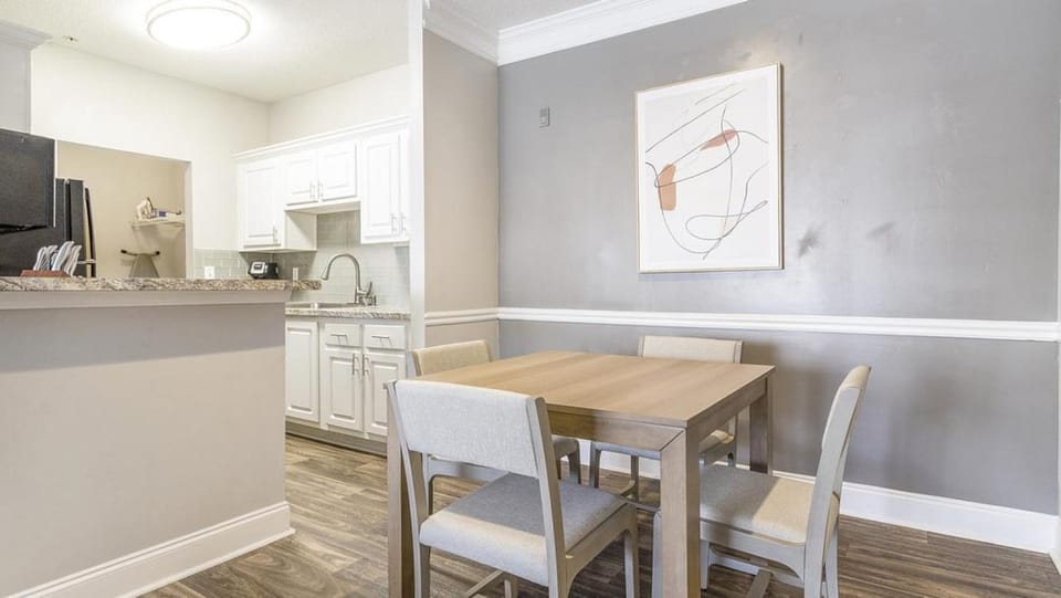Landing Modern Apartment with Amazing Amenities (ID6499X34) Apartment in McDonough