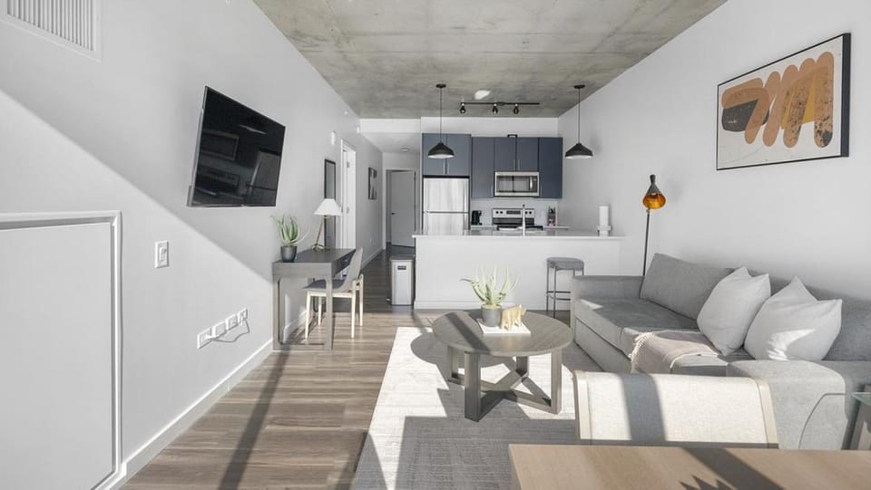 Landing Modern Apartment with Amazing Amenities (ID1398X853) Apartment in Nashville