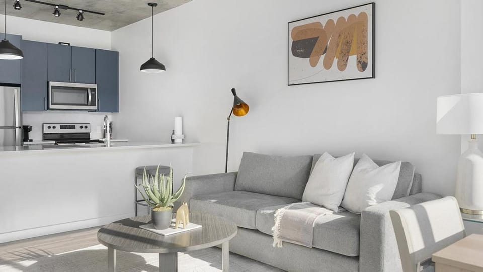 Landing Modern Apartment with Amazing Amenities (ID1398X853) Apartment in Nashville