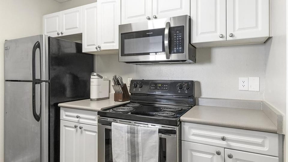 Landing Modern Apartment with Amazing Amenities (ID7073X01) Apartment in Durham