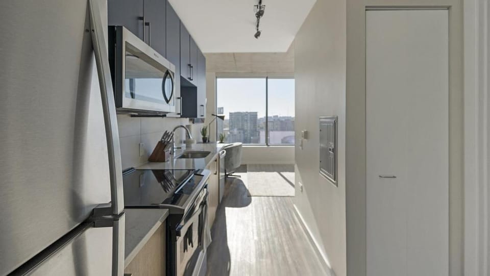 Landing Modern Apartment with Amazing Amenities (ID1398X849) Apartment in Nashville