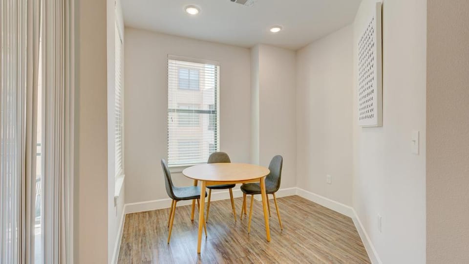 Landing Modern Apartment with Amazing Amenities (ID3704X38) Apartment in The Colony